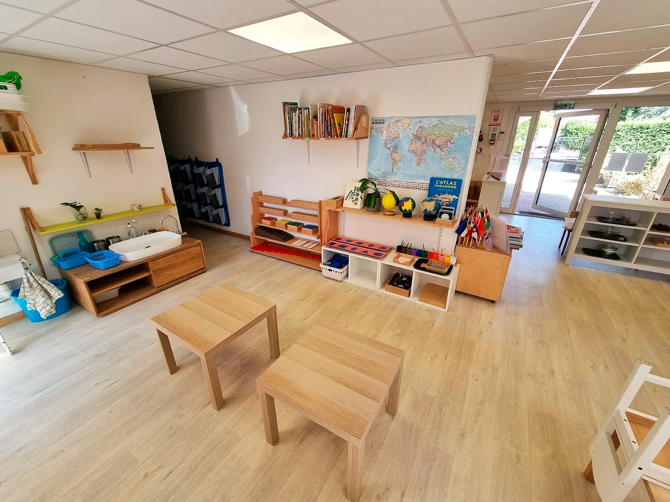 salle de classe école montessori de Meyzieu, environnement préparé